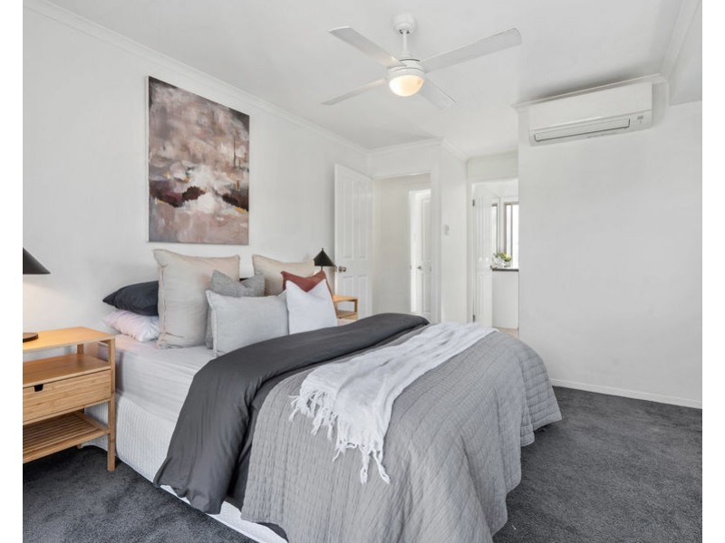 2 / 24 Robinson Street, Coorparoo QLD 4151