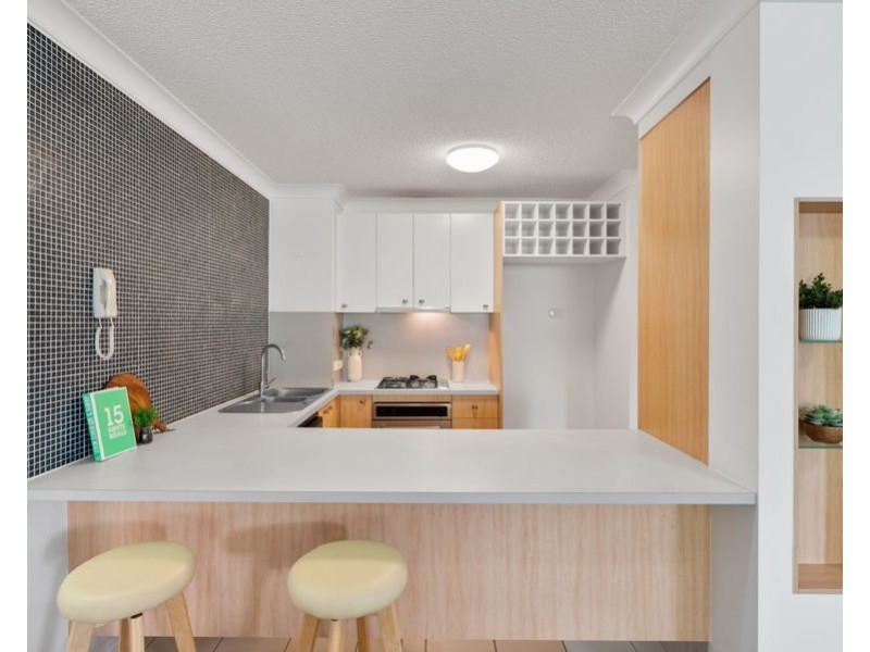 16/11 Kitchener St, Coorparoo QLD 4151