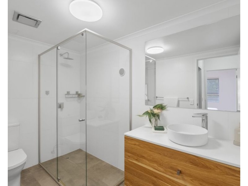 16/11 Kitchener St, Coorparoo QLD 4151