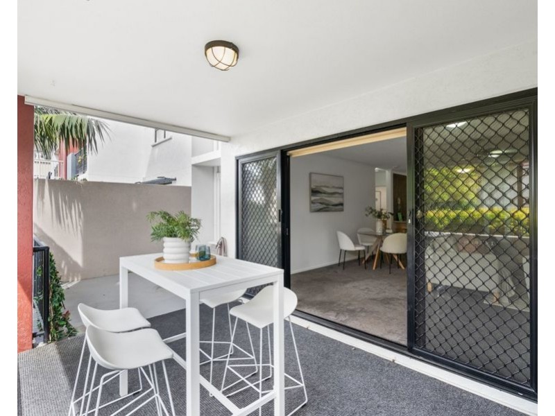 16/11 Kitchener St, Coorparoo QLD 4151