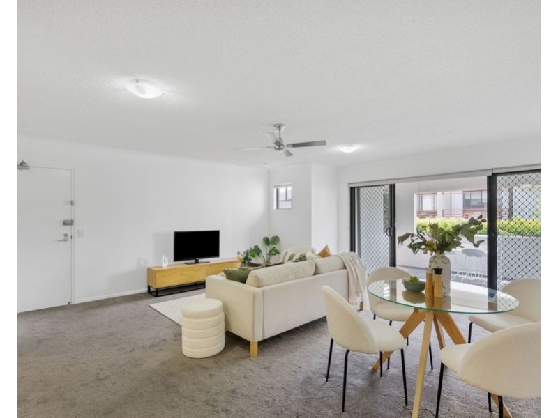 16/11 Kitchener St, Coorparoo QLD 4151