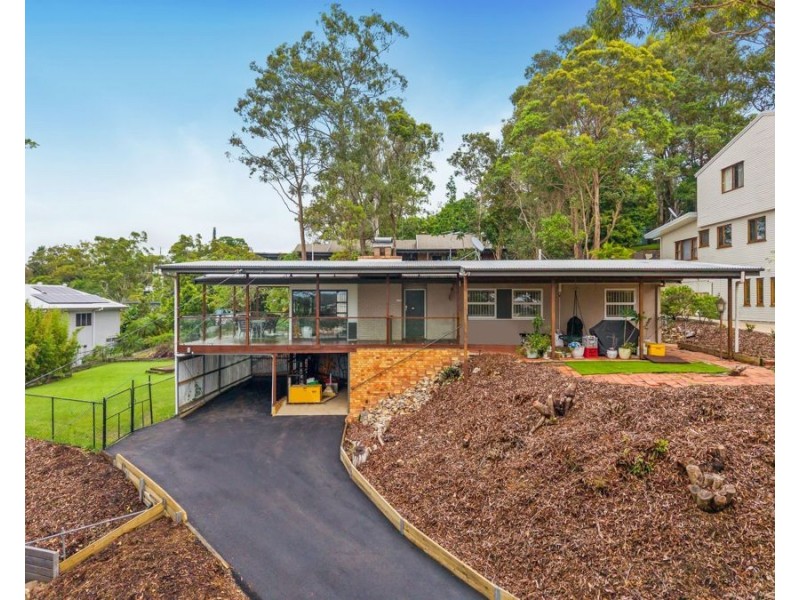 43 Castle Hill St, Holland Park West QLD 4121