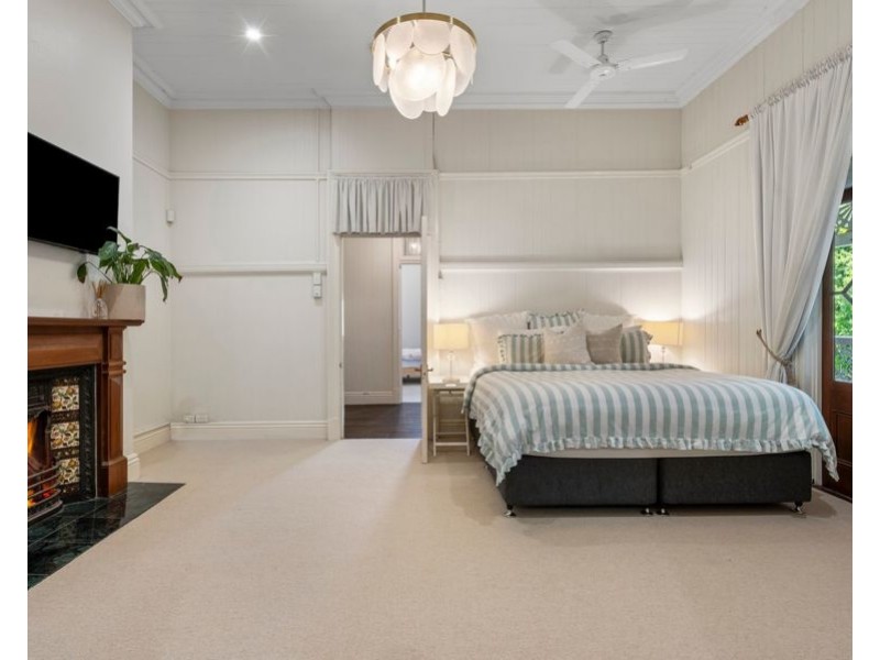 156 Agnew Street, Morningside QLD 4170