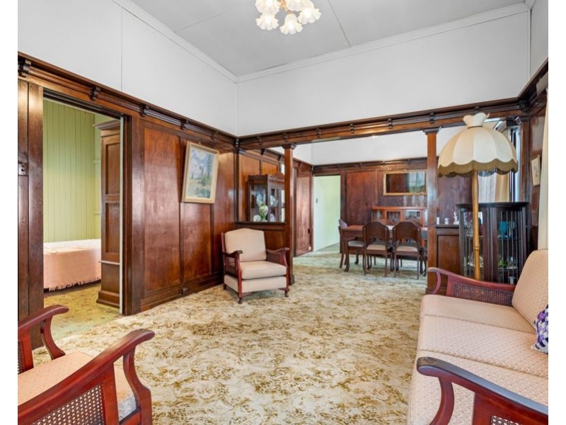 31 Knowsley Street, Greenslopes QLD 4120