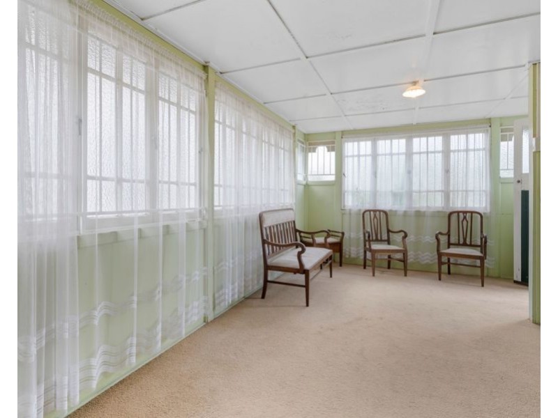 31 Knowsley Street, Greenslopes QLD 4120