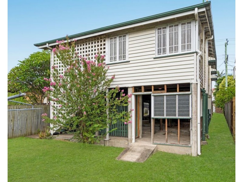 31 Knowsley Street, Greenslopes QLD 4120