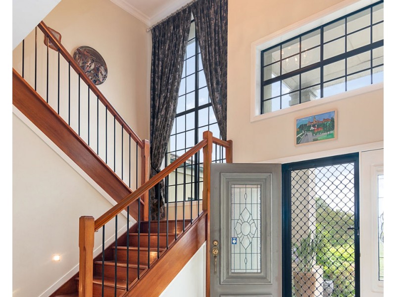 52 Winthrop Street, Wishart QLD 4122