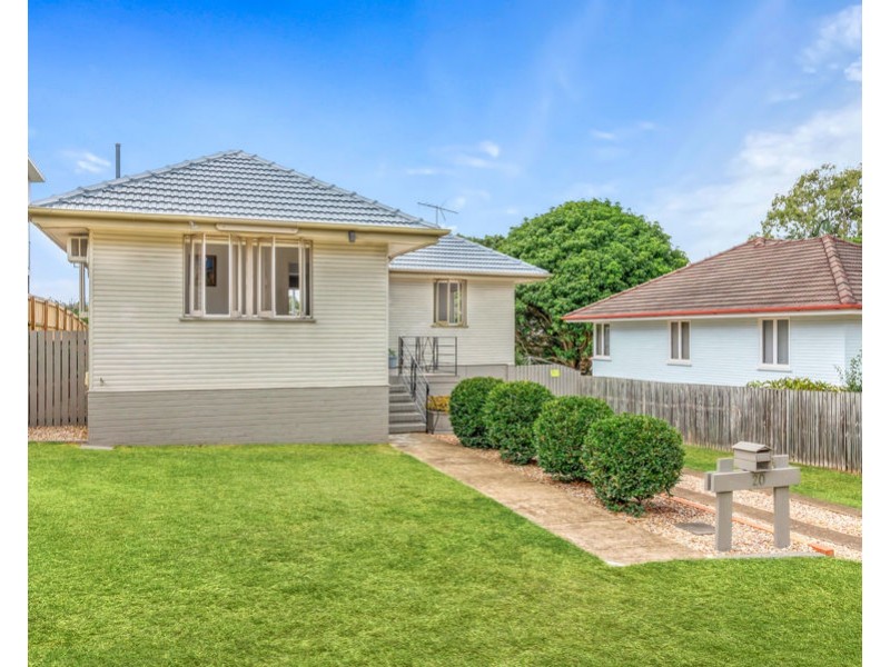 20 Iris St, Holland Park West QLD 4121