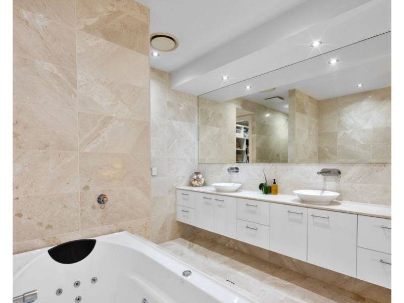 15 Landor St, Tarragindi QLD 4121