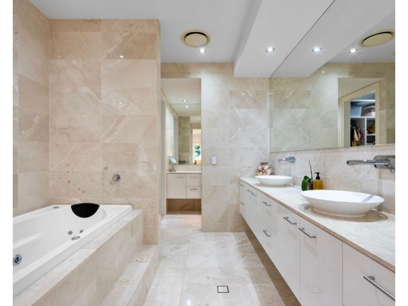 15 Landor St, Tarragindi QLD 4121