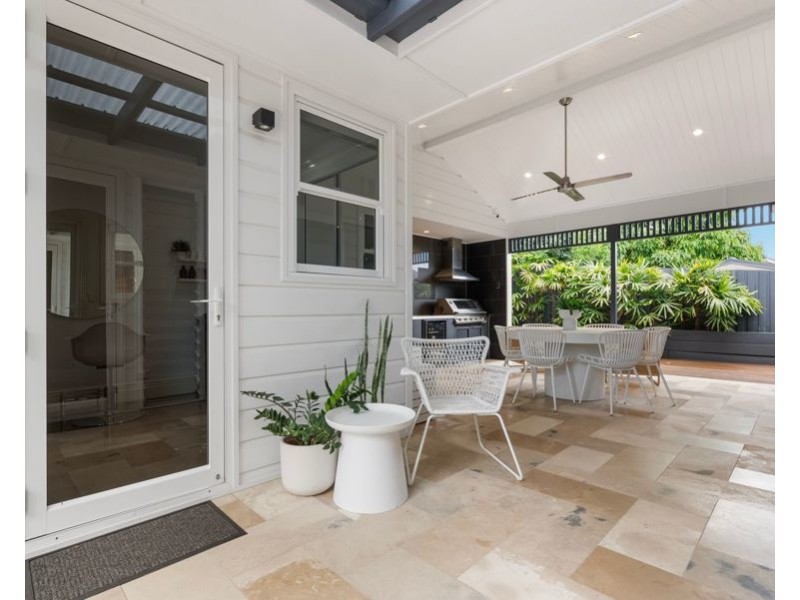 15 Landor St, Tarragindi QLD 4121