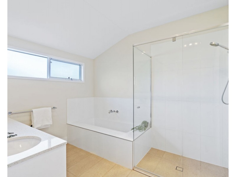 259 Ekibin Road, Tarragindi QLD 4121