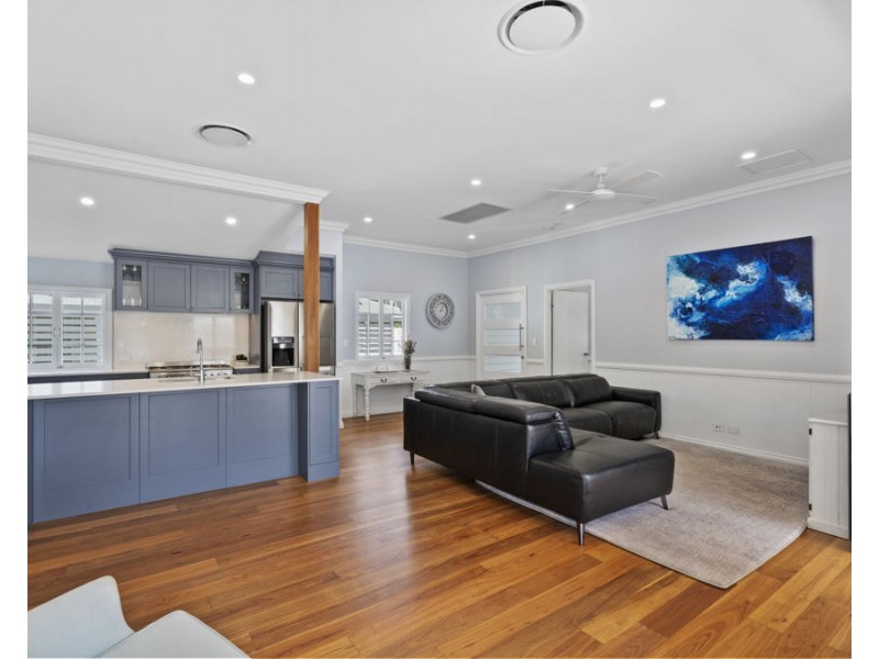68 Shakespeare Street, Coorparoo QLD 4151