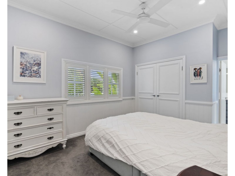 68 Shakespeare Street, Coorparoo QLD 4151