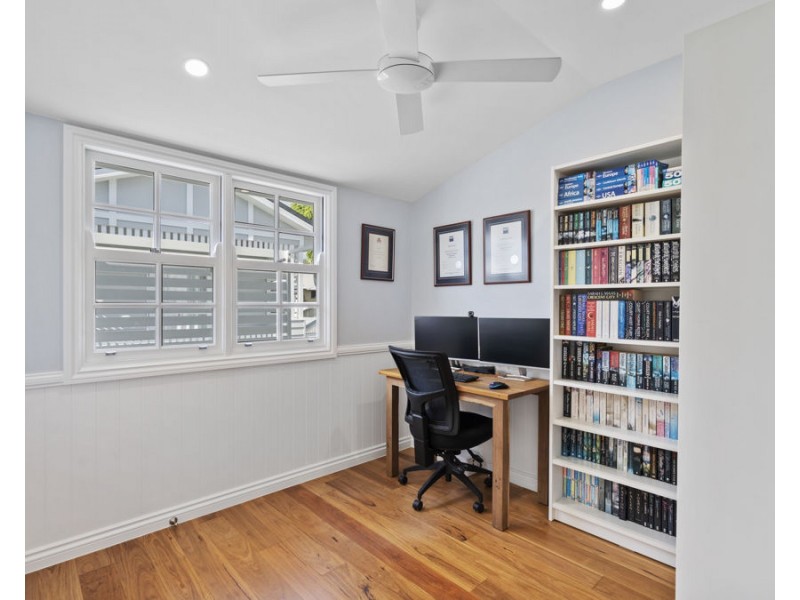 68 Shakespeare Street, Coorparoo QLD 4151