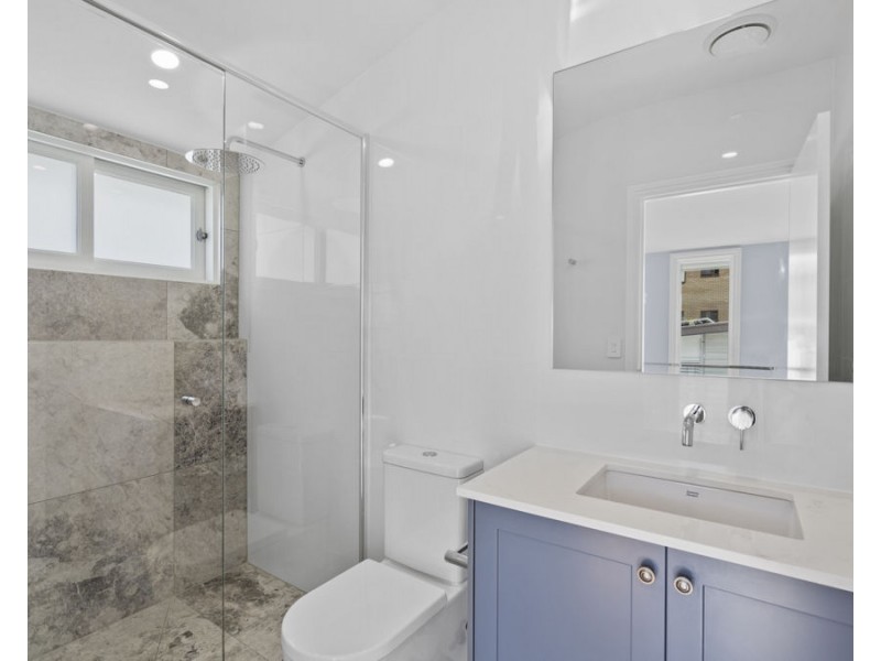 68 Shakespeare Street, Coorparoo QLD 4151