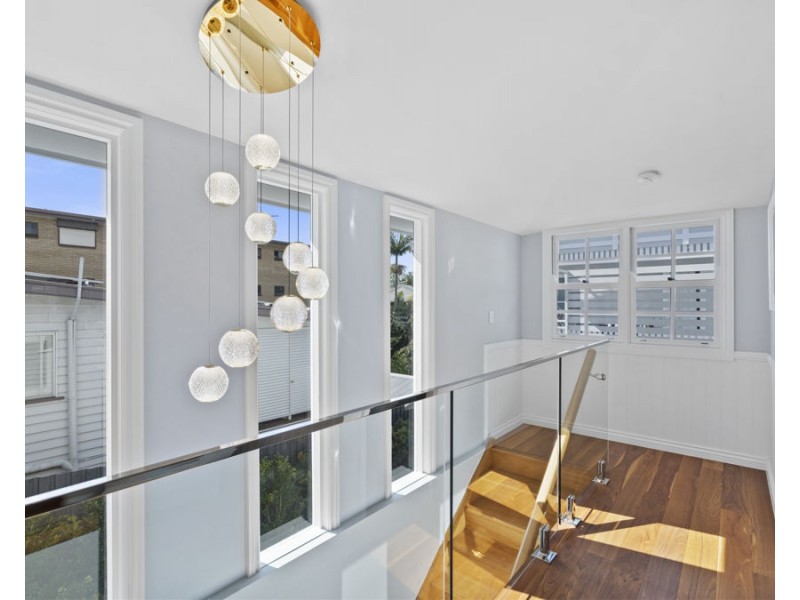 68 Shakespeare Street, Coorparoo QLD 4151