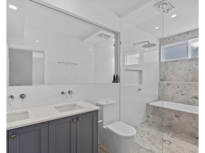 68 Shakespeare Street, Coorparoo QLD 4151