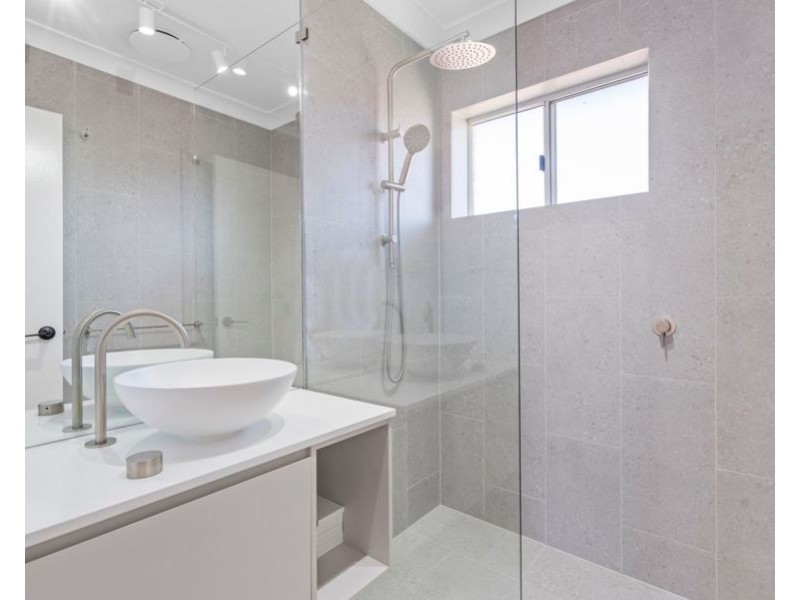 4 / 63 Wellington Street, Coorparoo QLD 4151