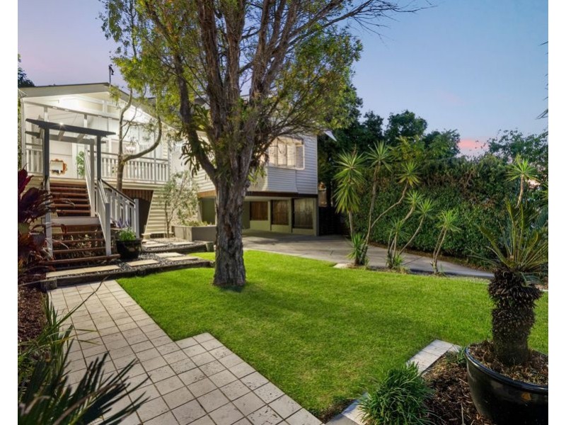 14 Emlyn Street, Coorparoo QLD 4151