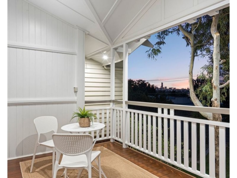 14 Emlyn Street, Coorparoo QLD 4151