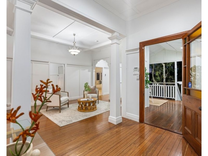 14 Emlyn Street, Coorparoo QLD 4151