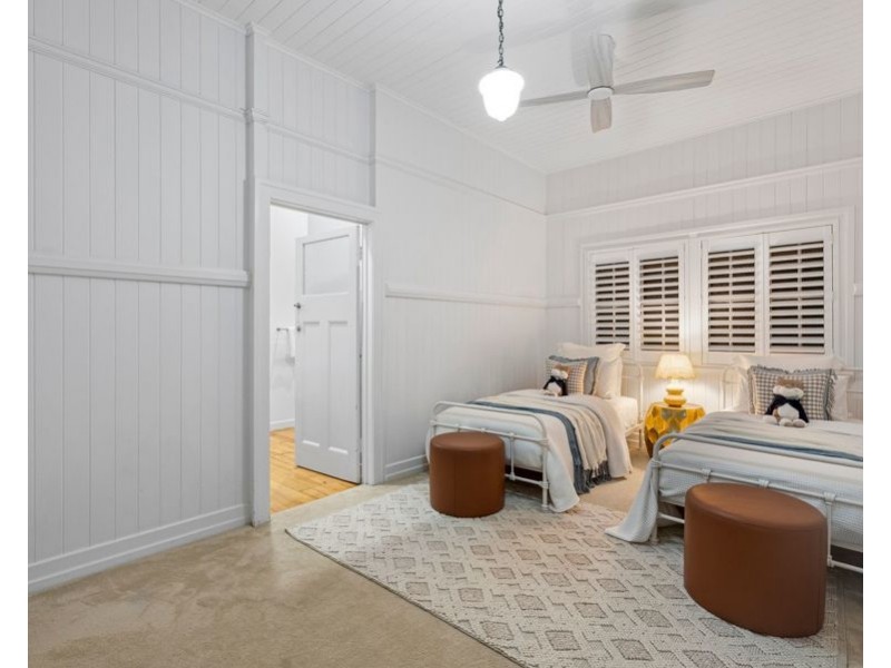 14 Emlyn Street, Coorparoo QLD 4151