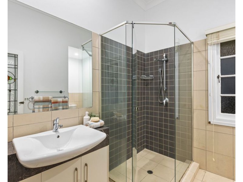 14 Emlyn Street, Coorparoo QLD 4151