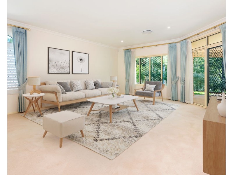 13 Barnstos Place, Carindale QLD 4152