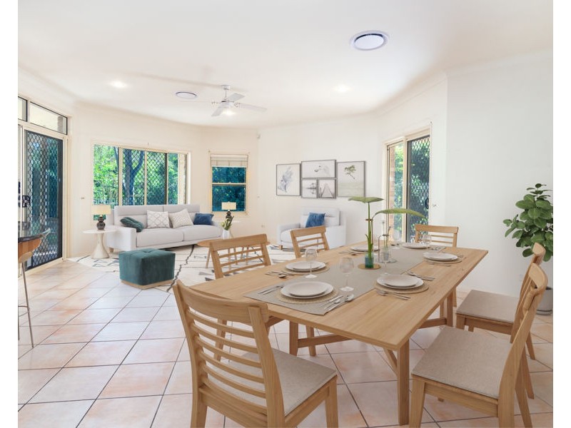 13 Barnstos Place, Carindale QLD 4152