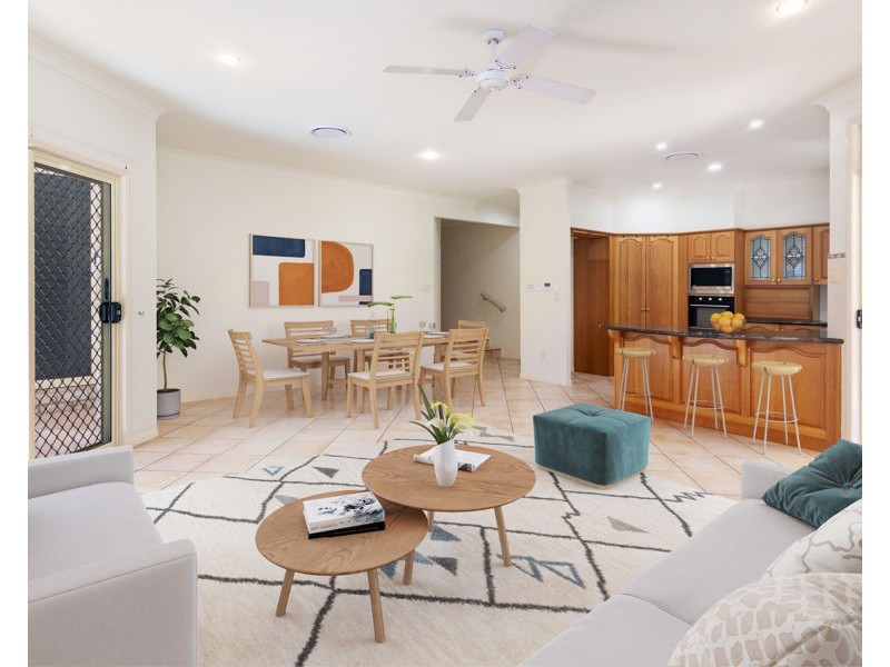 13 Barnstos Place, Carindale QLD 4152