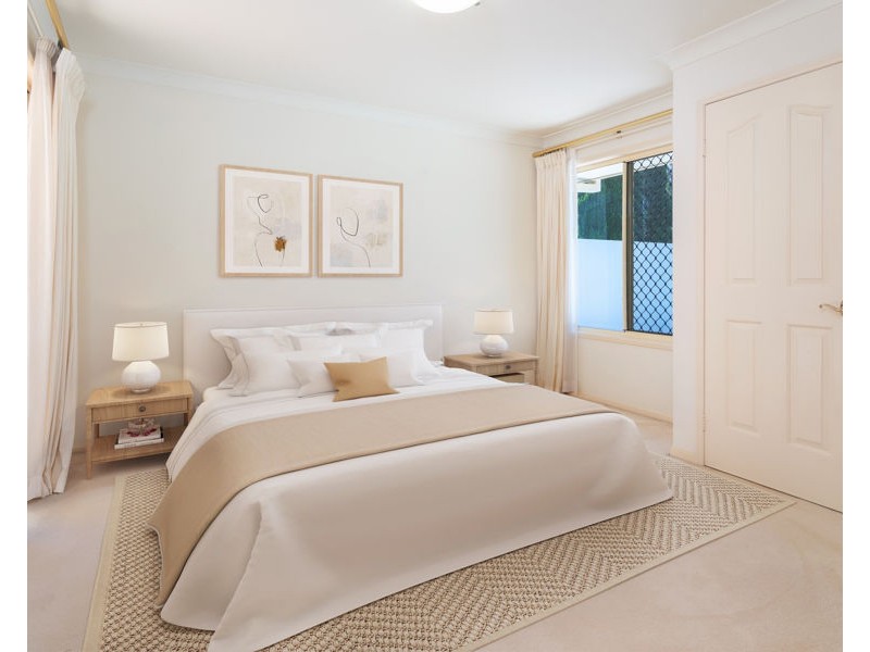 13 Barnstos Place, Carindale QLD 4152