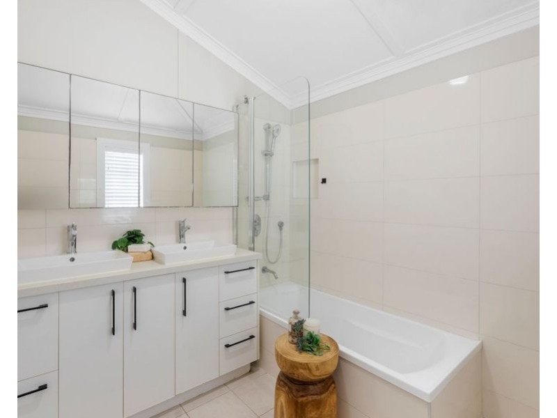 45 Headfort Street, Greenslopes QLD 4120