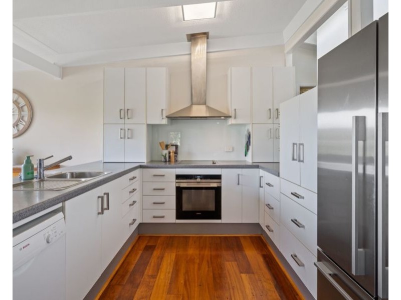 33 Cluden Street, Holland Park West QLD 4121