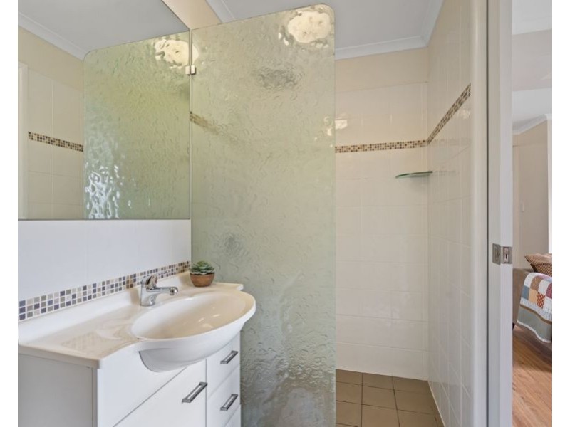 33 Cluden Street, Holland Park West QLD 4121