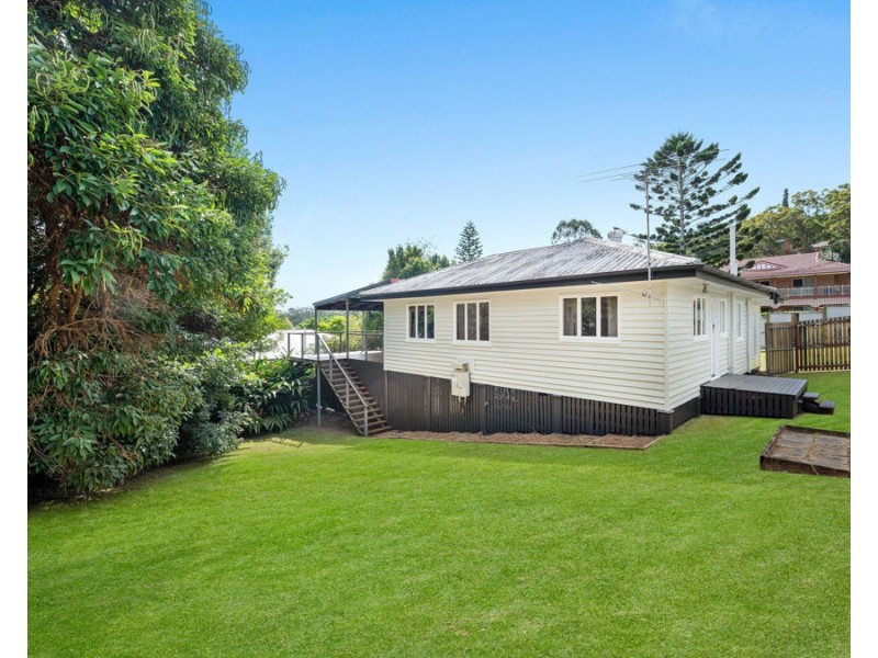 115 Nursery Road, Holland Park West QLD 4121