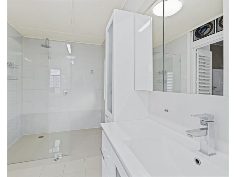 58 St Leonards Street, Coorparoo QLD 4151