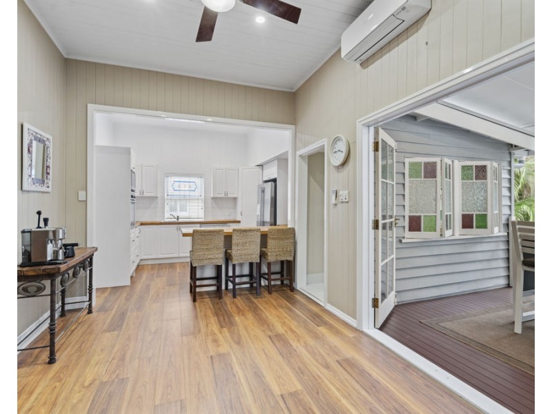 58 St Leonards Street, Coorparoo QLD 4151