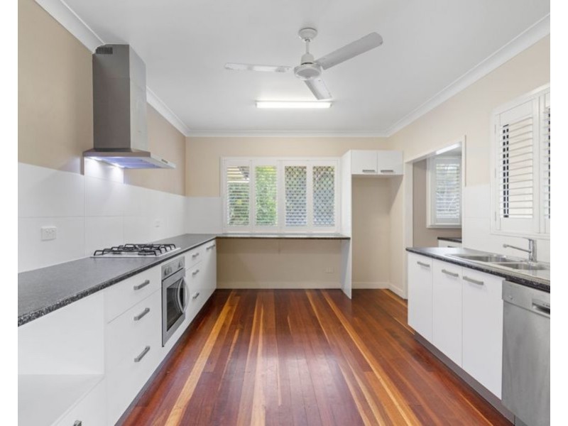 49 Turquoise Street, Holland Park QLD 4121