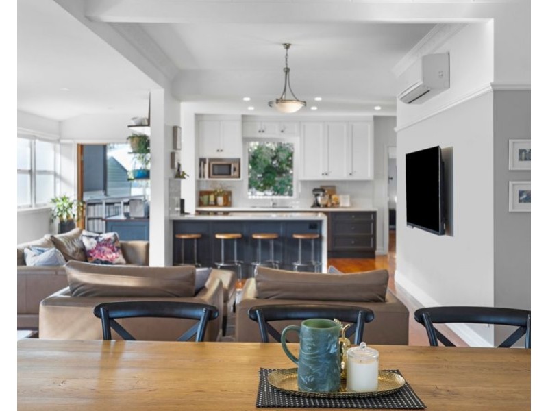 59 Holland Rd, Holland Park QLD 4121