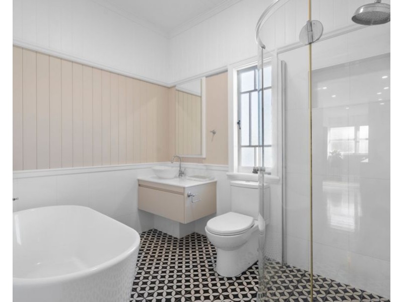 59 Holland Rd, Holland Park QLD 4121