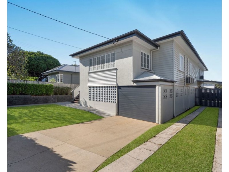 59 Holland Rd, Holland Park QLD 4121