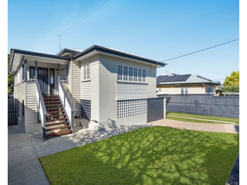 59 Holland Rd, Holland Park QLD 4121