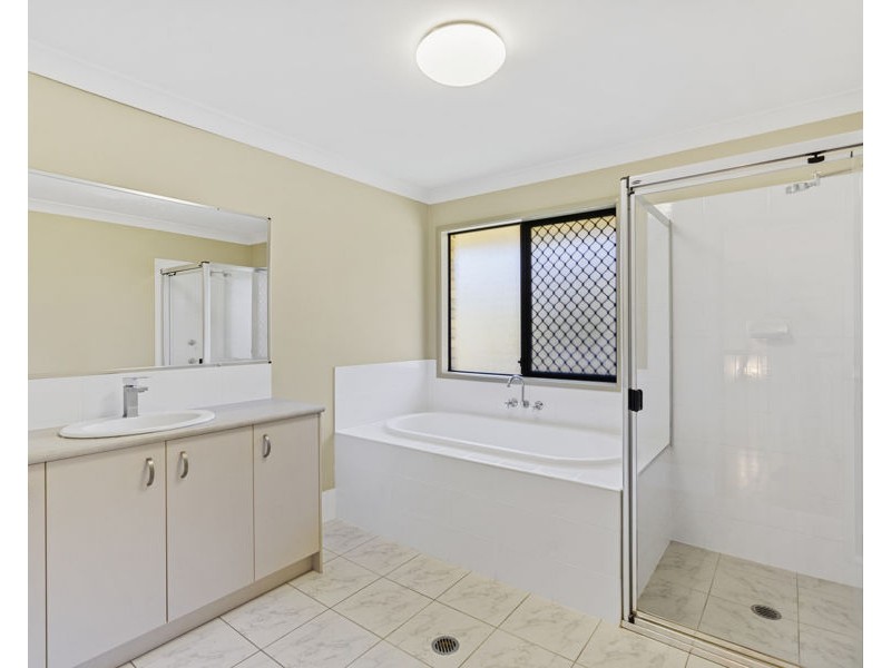 3 Tanglewood Street, Gumdale QLD 4154