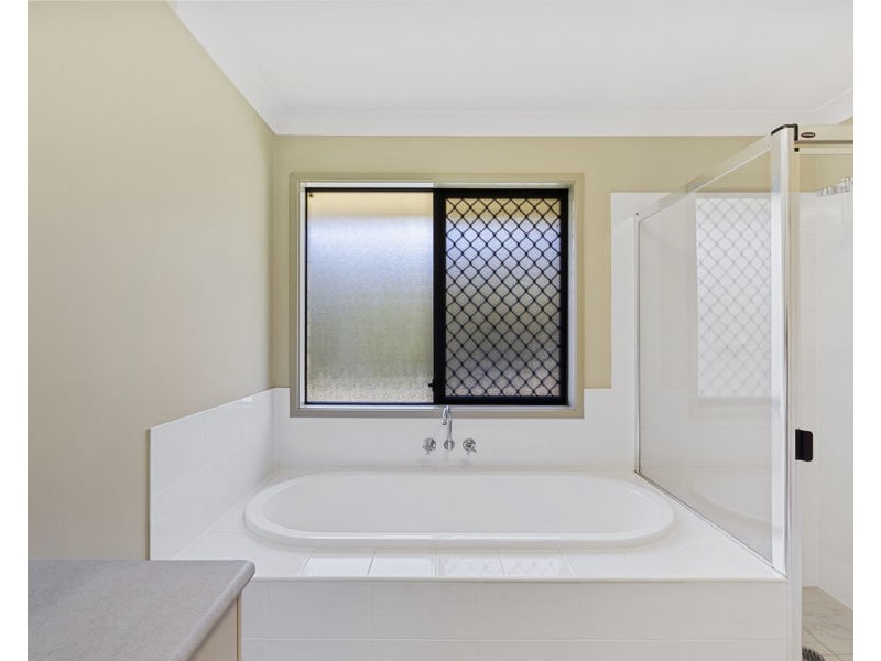 3 Tanglewood Street, Gumdale QLD 4154