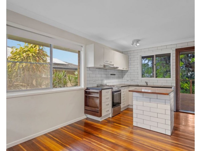 5 Donbeth Street, Wynnum West QLD 4178