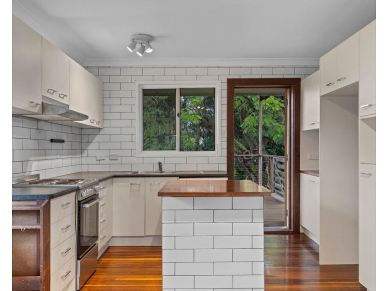 5 Donbeth Street, Wynnum West QLD 4178