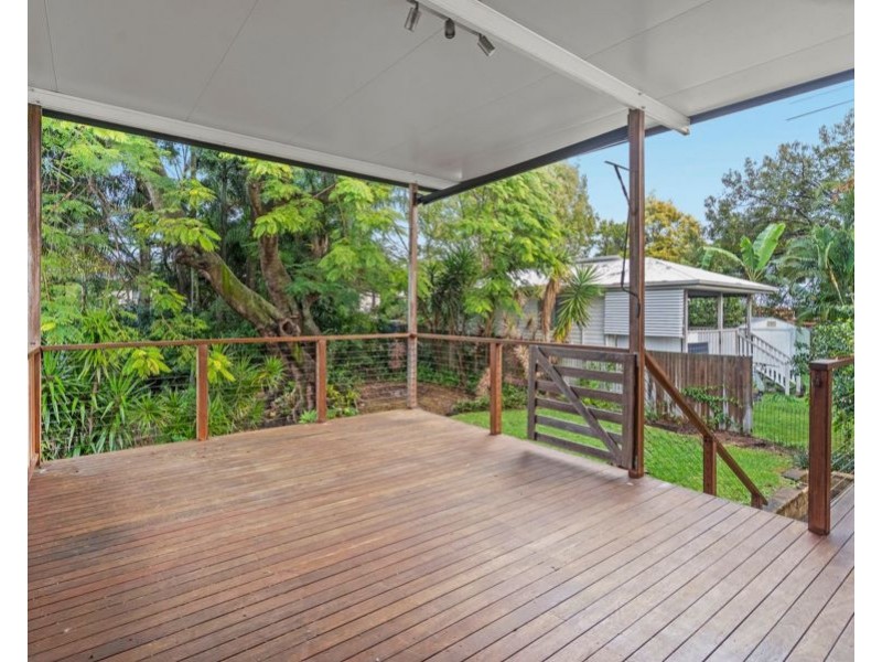 5 Donbeth Street, Wynnum West QLD 4178