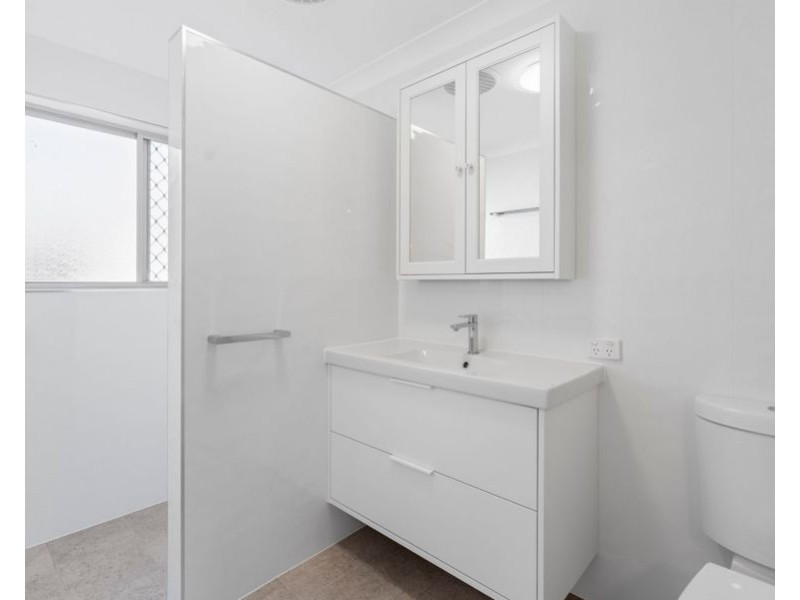 2/8 Poet St, Holland Park West QLD 4121