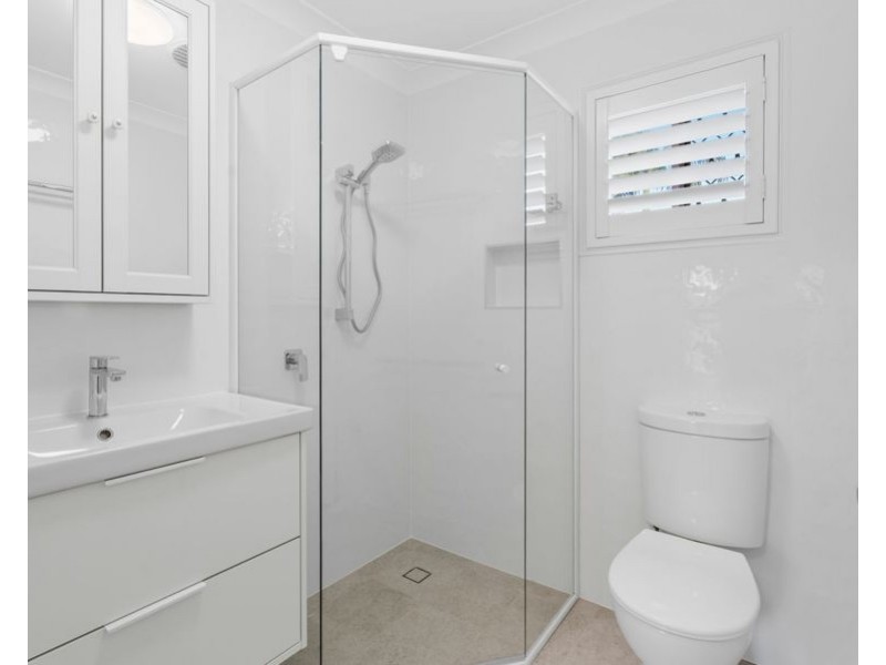 2/8 Poet St, Holland Park West QLD 4121